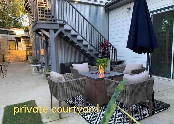 Normalbnb - 2 Blocks From Restaurants, Bars, Hospital