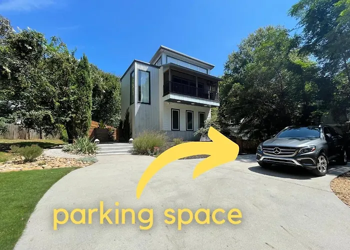 Normalbnb - 2 Blocks From Restaurants, Bars, Hospital